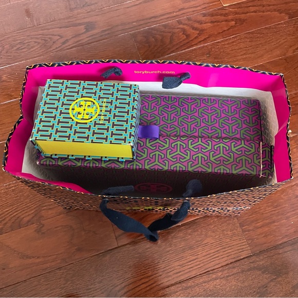 Tory Burch gift box set - Picture 6 of 6